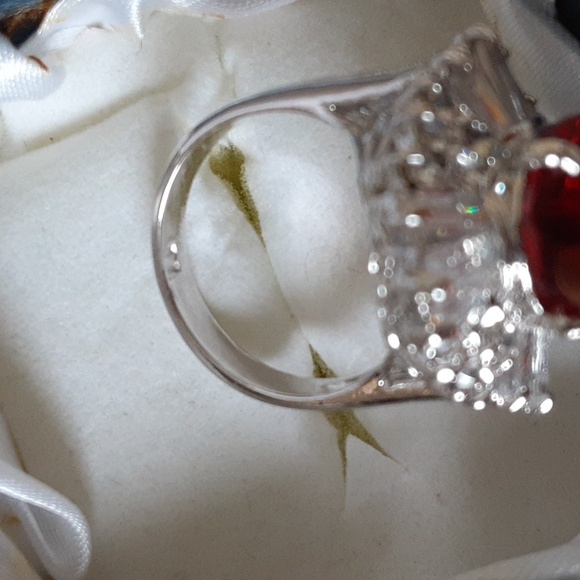 Pretty ring from korea - Picture 3 of 3